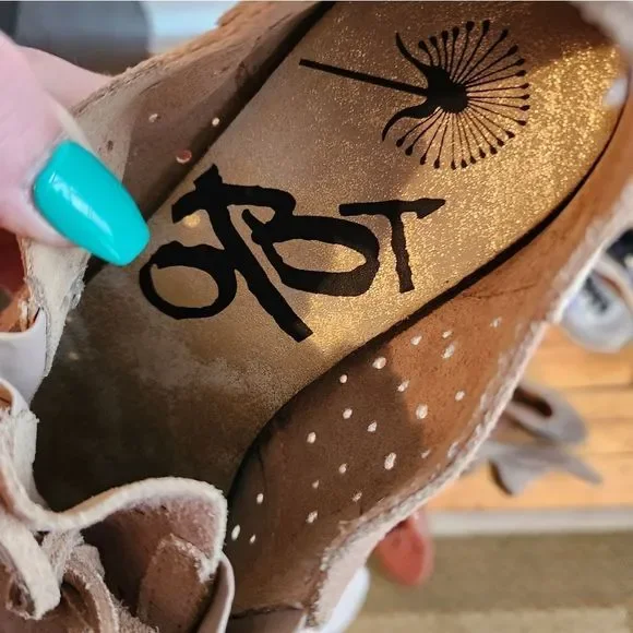 OBTB Lunar leather shoes salmon pink women's US size 8.5 perforated lace up - Picture 8 of 9